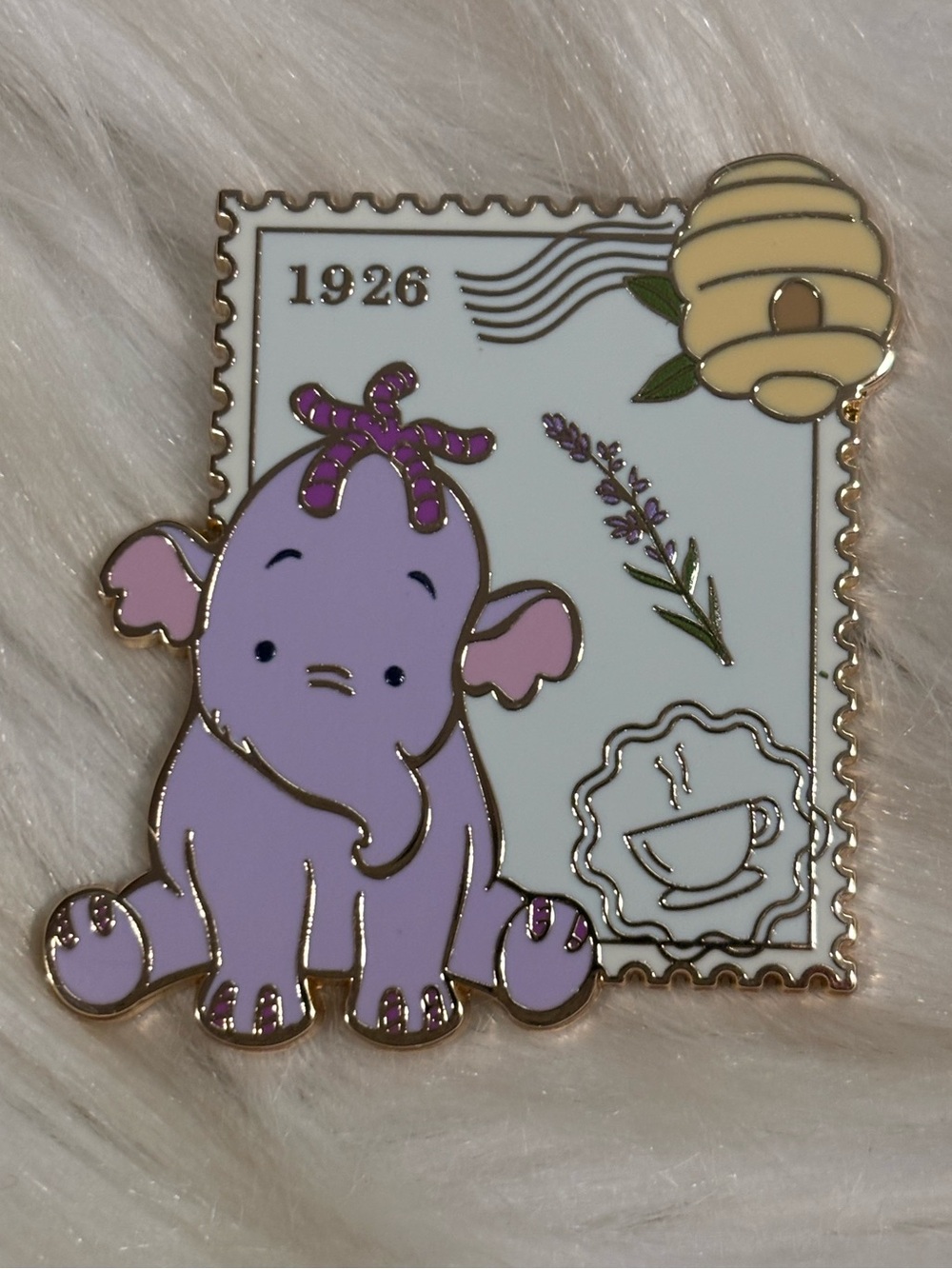 Disney Monogram Winnie The Pooh Postcard Pin - Lumpy Pin